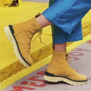 Sorel Hi-Line Lace Geo Yellow, Jet Lace-Up Women's Boots